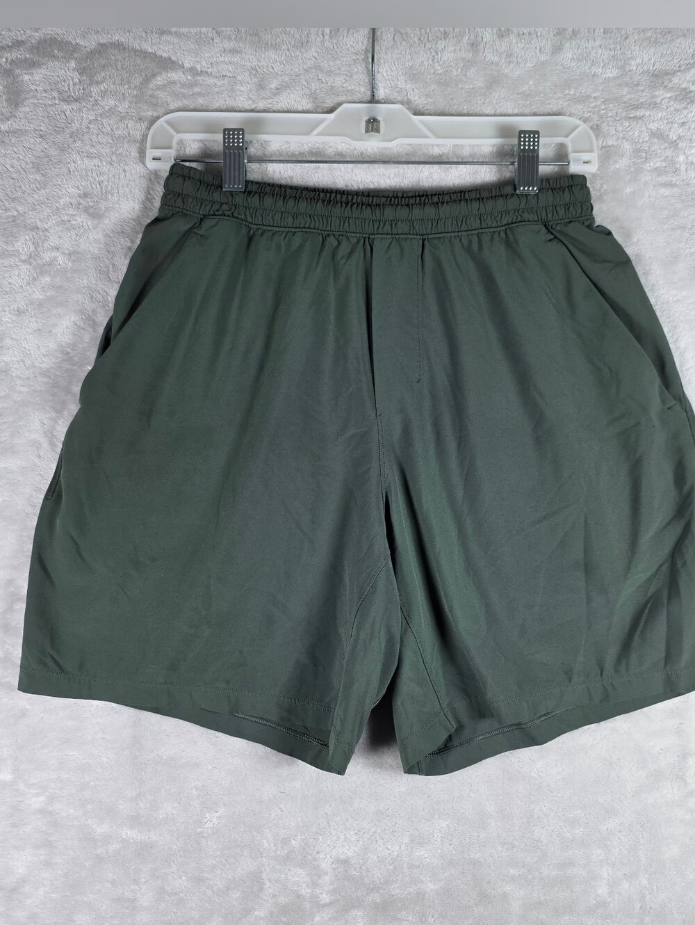 Lululemon Green Pace Breaker Shorts Mens Size Medium Unlined 7” Inseam